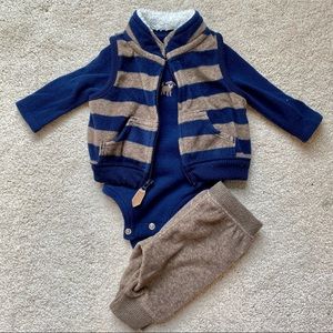 CARTERS Newborn Boy Outfit